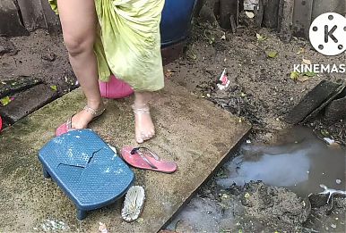 Anita yadav ki topless and hot bathing