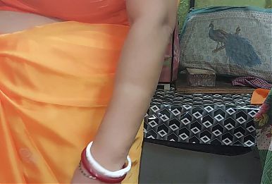 Desi Salu bhabhi fuck in kitchen