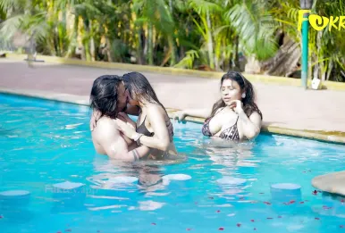 OUTDOOR THREESOME SEX IN SWIMING POOL